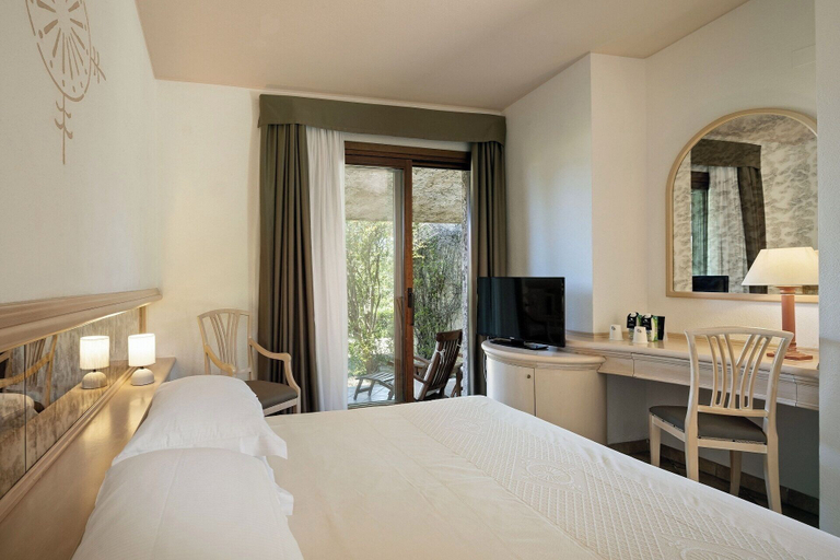 Bedroom 3, Sant'Elmo Beach Hotel, Cagliari