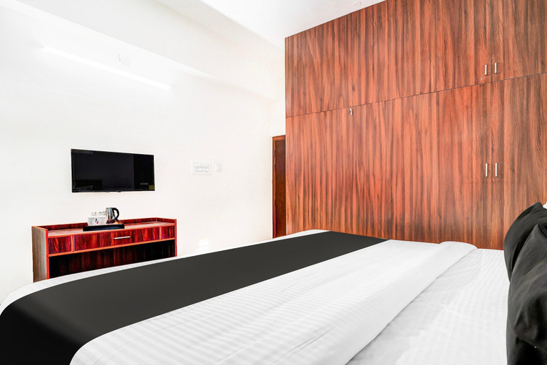 Room 4, Deluxe SS Towers, Madurai