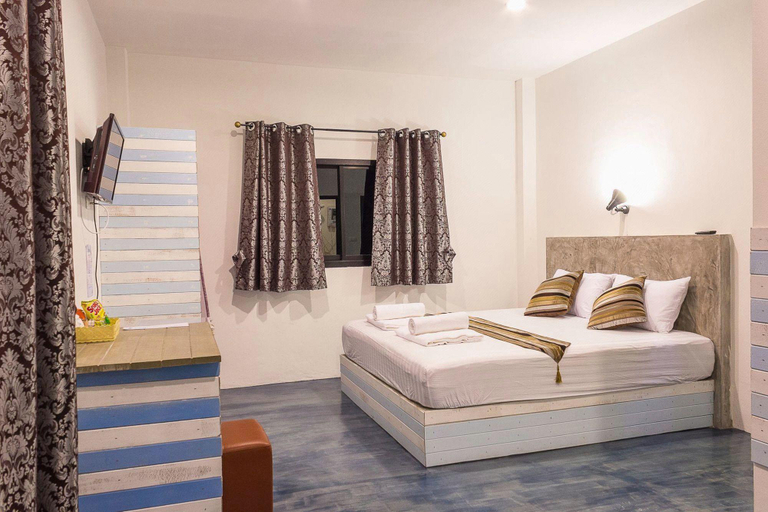 Bedroom 3, The Rest Hotel, Pattaya