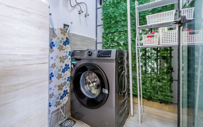 Laundry, Cozy 1-bedroom Apartment With Modern Amenities in Nairobi, Kibra