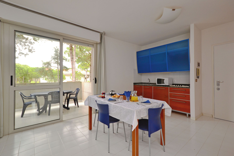 Dining room 2, Familiar Flat With Swimming Pool, Udine