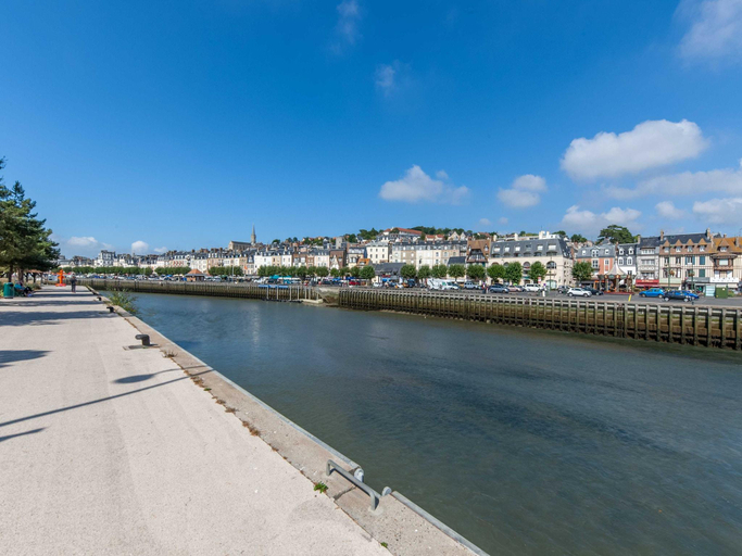 Others 4, Beautiful equipped apartment in downtown Deauville 4P/1BR, Calvados