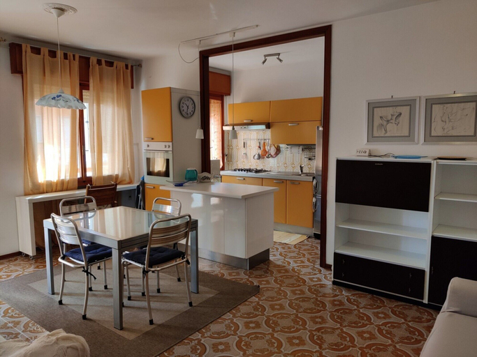 Interior 4, Lively and Bright Flat in Caorle, Venezia