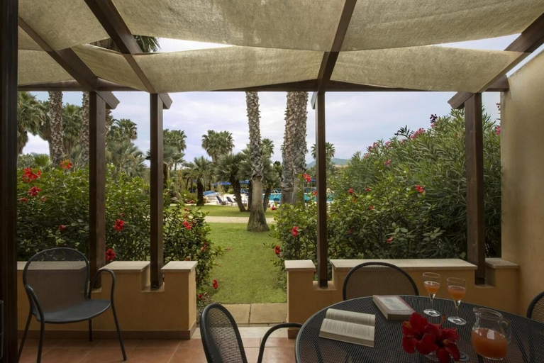Garden, Tranquil Lantana Resort 1 Bedroom Room Apartment Sleeps 5, Cagliari