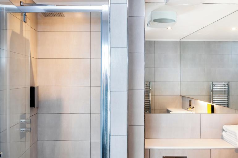 Bathroom 3, Staycity Aparthotels, London, Deptford Bridge, London