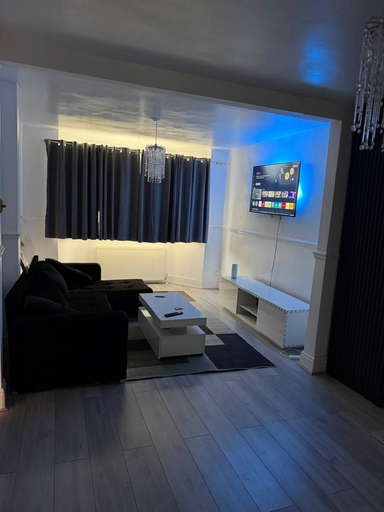 Living room 3, A Stunning 3 Bedroom Luxury Holiday Home, Birmingham