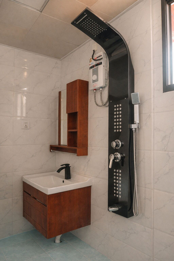 Bathroom 5, Harmony Hotel, Vientiane