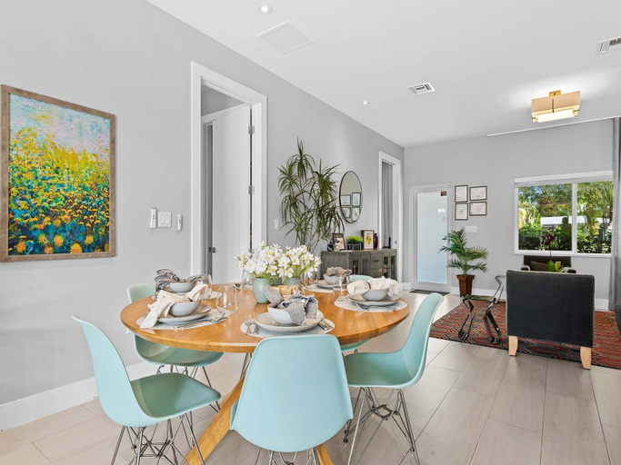 Interior 4, Heated Pool Modern Spacious Waterway Home Offering Comfort Style and Total Relaxation, Broward