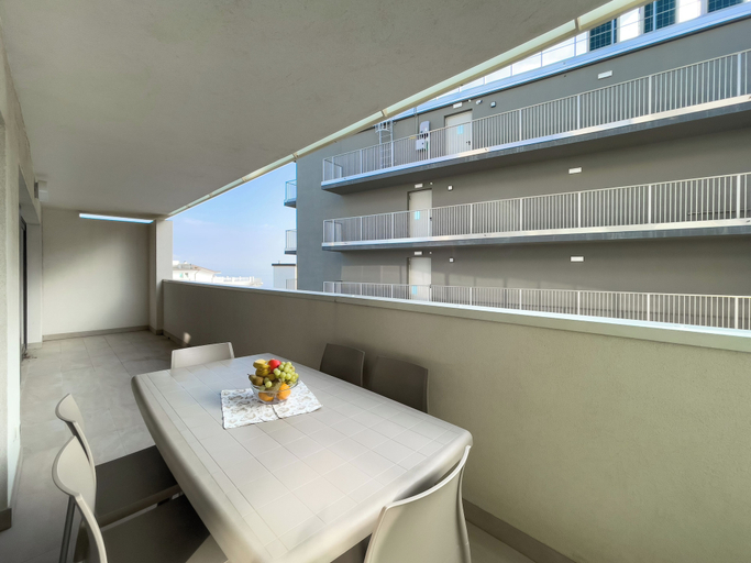 Balcony 5, Chic Flat Just Steps From the Beach, Udine