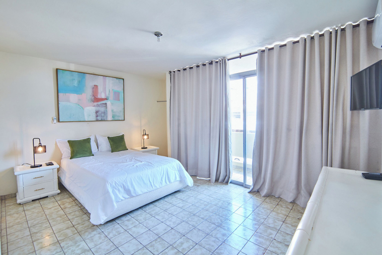 Room 4, A Beautiful Studio Apartments Furnished in Gascue, Distrito Nacional