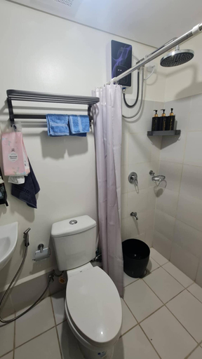 Bathroom, Spacious Suite in Pasig Cityurban Metro Escape, Pasig City