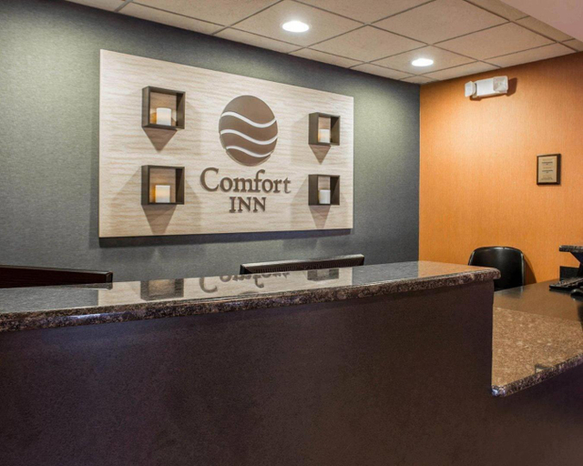 Public Area 3, Comfort Inn & Suites Lumberton Central I-95, Robeson