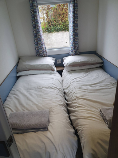 Room 5, Golden Coast Holiday, Close to Woolacombe Beach, Devon