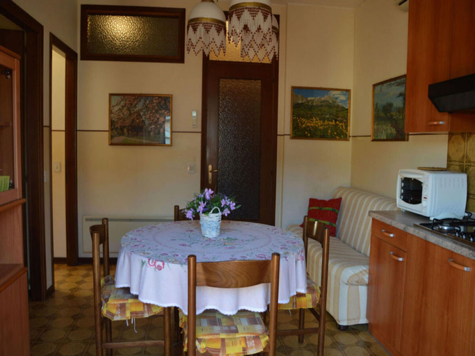 Dining room 3, Comfortable Family Flat Near Ponente Beach, Venezia