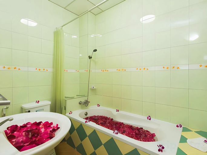 Bathroom 3, Magnific Patong, Phuket Island