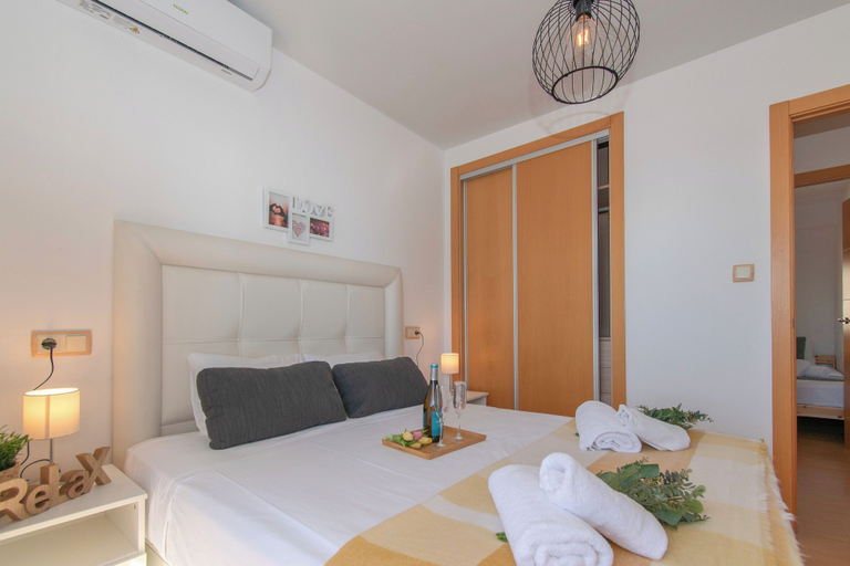 Room 1, Cambural Beach Apartment, Málaga