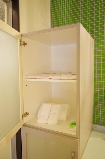 Bathroom 3, Bar 39, Higashihiroshima