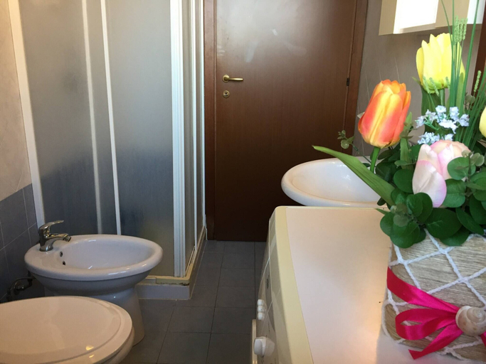 Bathroom 4, Cozy apartment with balcony-Beahost, Rovigo