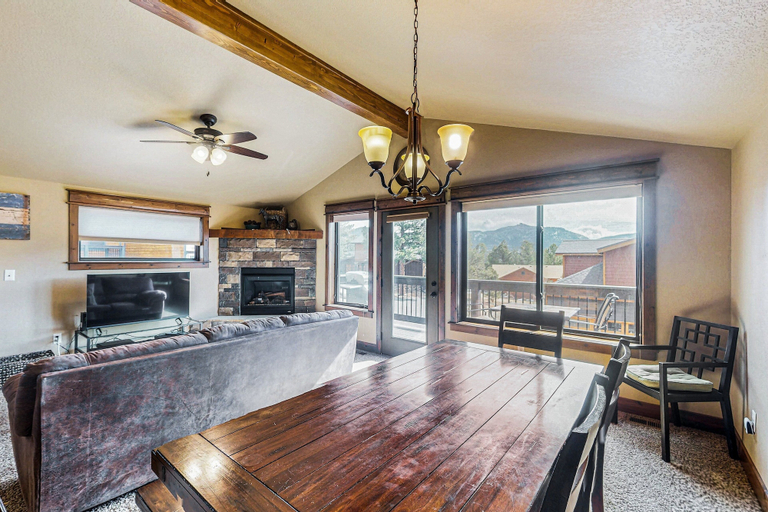 Living area 2, Cozy Mountain Townhome With Deck, Jetted Tub, and Gas Fireplace, Larimer