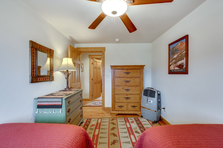 Room 4, Historic Cabin With Mountain Views, Private W/d, & Furnished Deck, Larimer