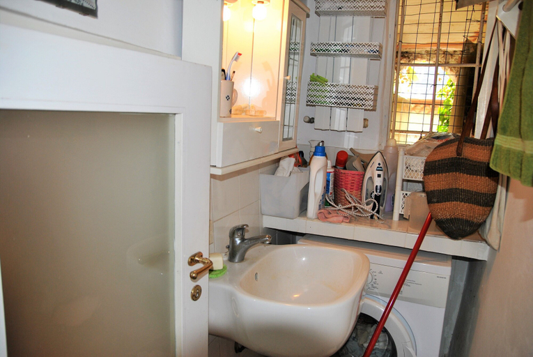 Bathroom 2, Il Giardino dei Limoni Casa nel Borgo, Latina