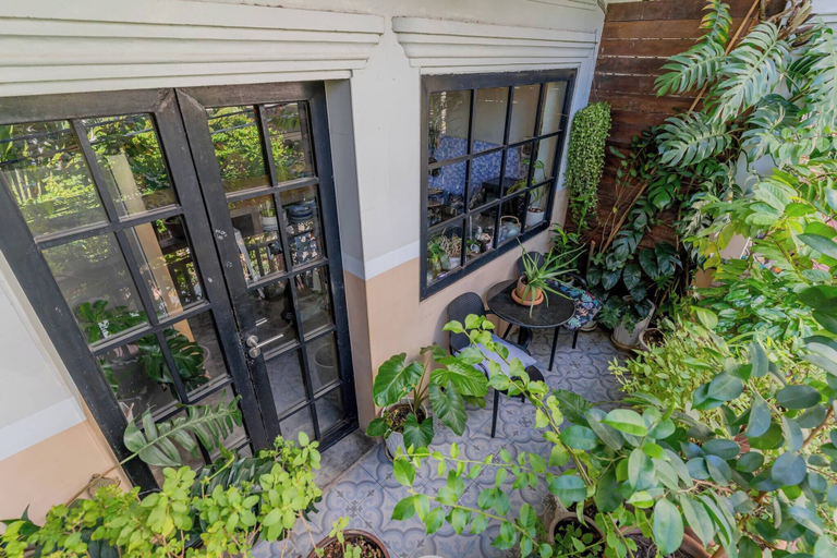 Garden, Sarai Room a Cozy Urban Hideaway With Green Balcony, Phnom Penh