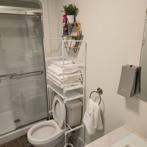 Bathroom 3, Private 1BR Basement Suite Near YQM With Free Parking, Westmorland