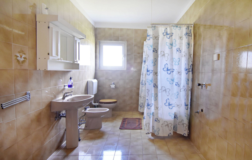 Bathroom 4, Spacious Flat With Terrace in Umag, Umag