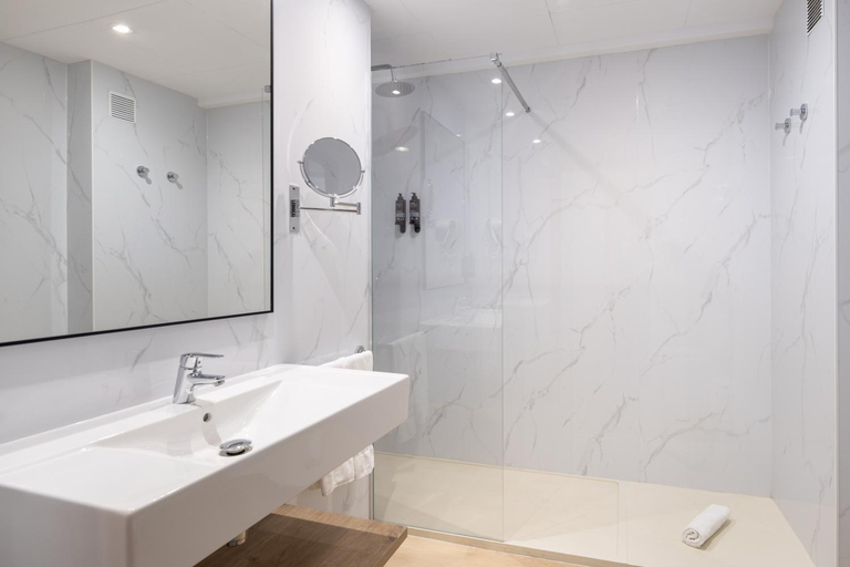 Bathroom, Hotel H TOP Pineda Palace Adults Only, Barcelona