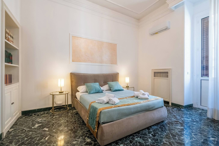 Room 4, The One, Luxury Seaview With Piano, Bari