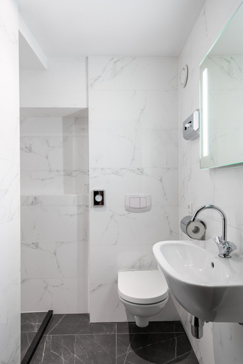 Bathroom 4, Hotel Mansion, Amsterdam
