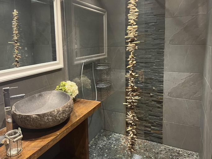 Bathroom 2, Chalet in Les Deux Alpes near Ski Lift, Isère