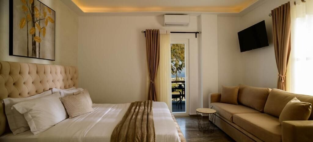 Room 5, Ebita's Suites, South Aegean