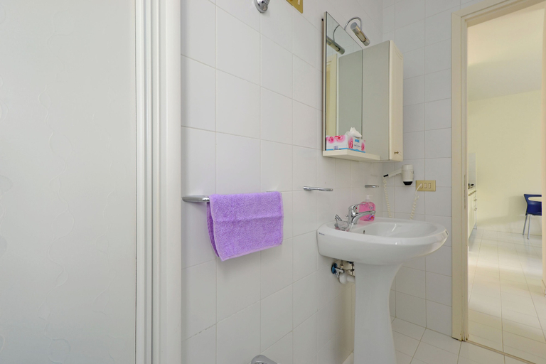 Bathroom 3, Bright Getaway Flat With Pool, Udine