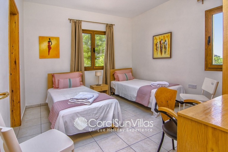 Bedroom 3, Exceptional Large Villa, Free Heated Pool 1 NOV - 15 Jan, Privacy,prime Location
