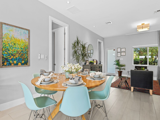 Interior 2, Heated Pool Modern Spacious Waterway Home Offering Comfort Style and Total Relaxation, Broward