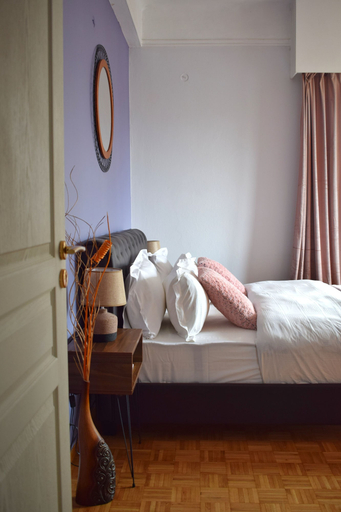 Room 2, 4-bedroom Athens Smart Stay - Base Rate - Extra Customisable, Attica