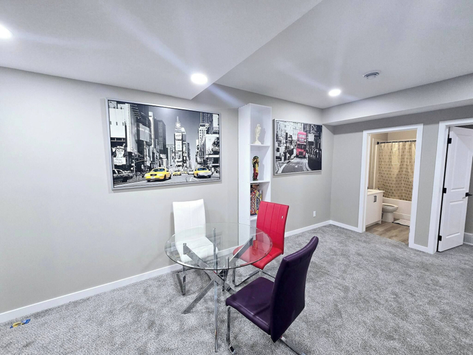 Interior 4, Private, Cozy, Luxury, Spacious One Bedroom Suite, Division No. 6
