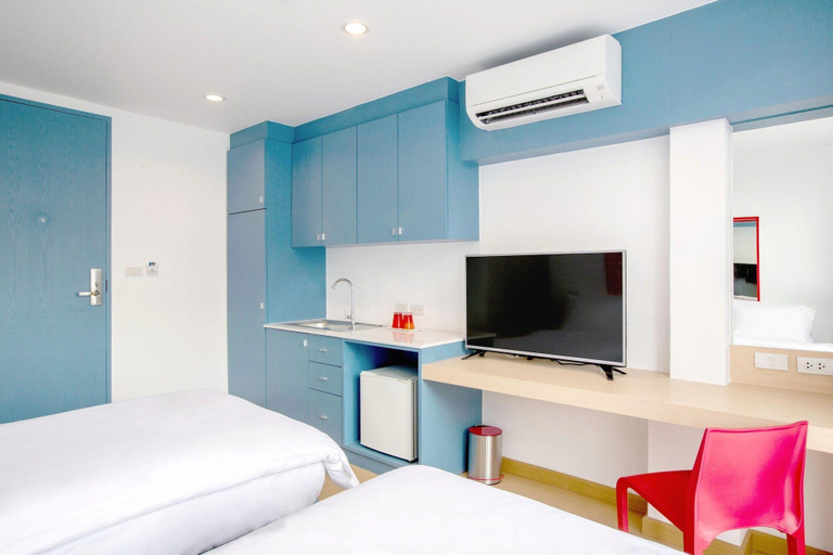 Bedroom 3, 128 Room And Massage, Khlong Toey