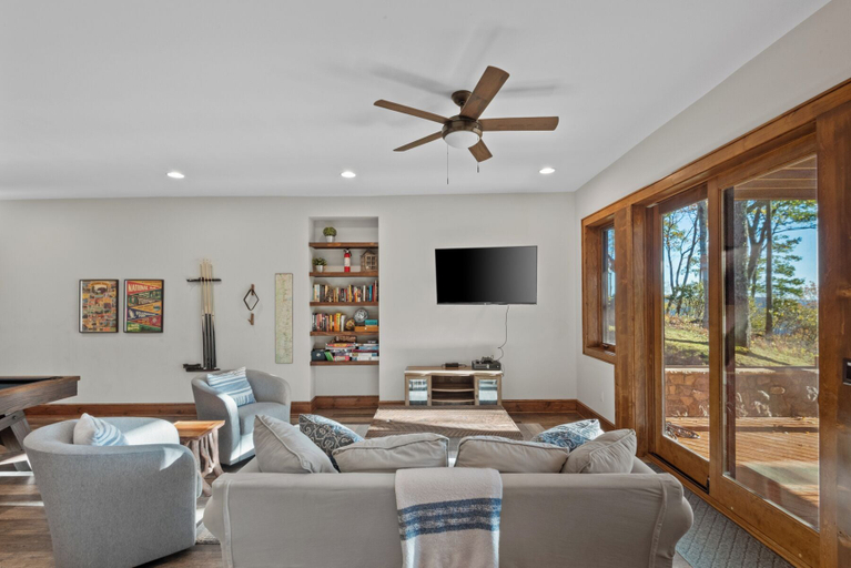 Interior 5, Blue Ridge View at Eagles Nest, Avery