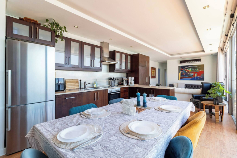Dining room 3, Luxurious 2-bedroom Penthouse With Stunning Views in Central Cape Town, City of Cape Town