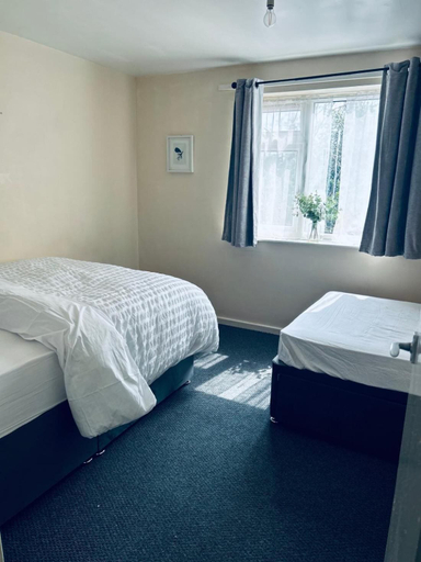Room 2, Central Upton Upon Severn 2 Bedroom Property Sleeps 6, Worcestershire