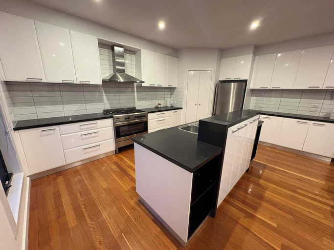 Others 5, Ballarat Suites, Ballarat - Central