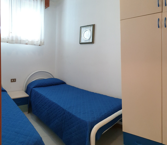Room 2, Lovely Flat in Bibione Pineda 100m From the Beach, Venezia