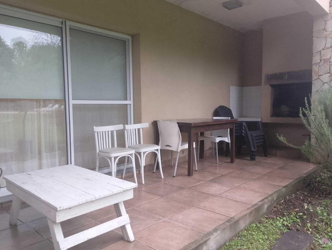 Outdoor dining 3, Monoambiente de Categoría, Capital