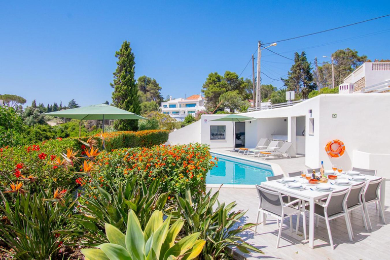 Others 5, Villa Centeanes · Luxury villa,enviable position s, Lagoa