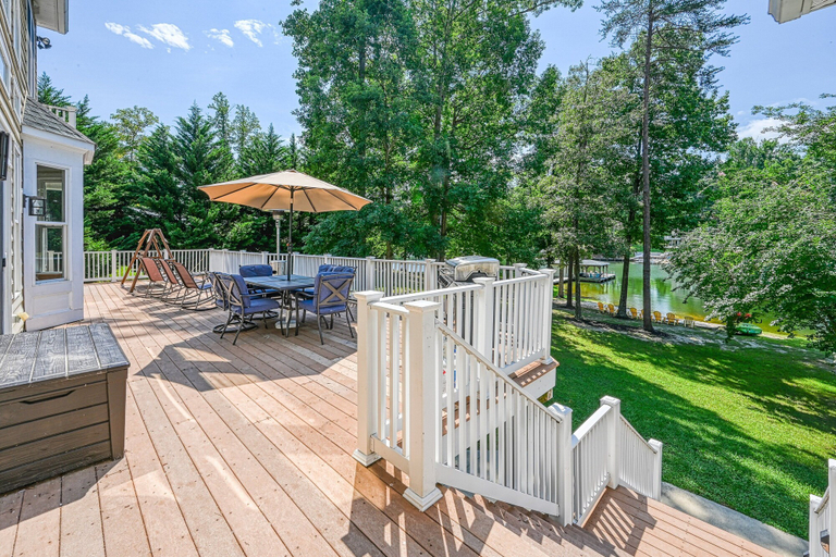Outdoor dining 3, Lakefront Home With Private Beach, Dock, Deck, Kayaks, Game Room, & Fireplace, Louisa