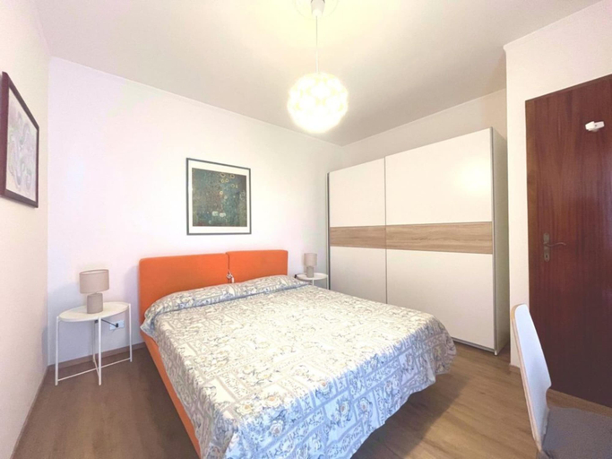 Room 5, Sunny Beachside Apartment in Grado, Gorizia