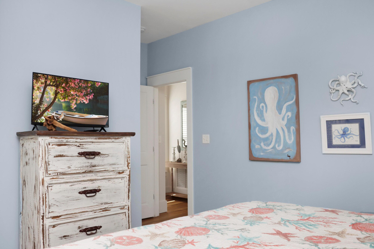 Room 3, Barefoot Cottage B28, Gulf
