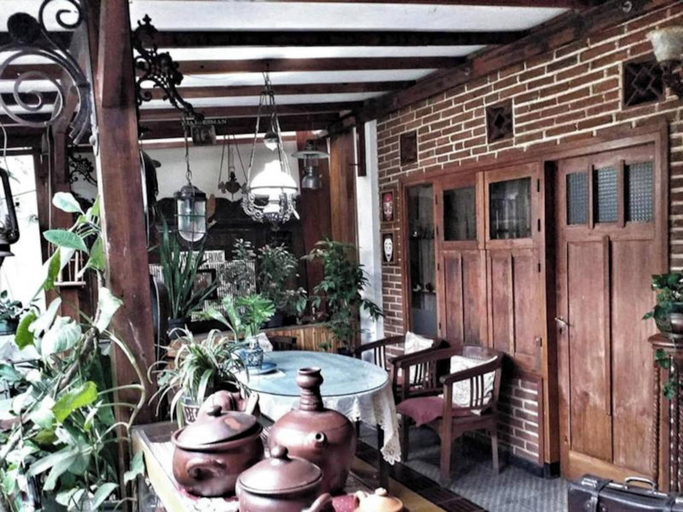 Others 4, Room-villas in Batu Indonesia Homestay, Malang